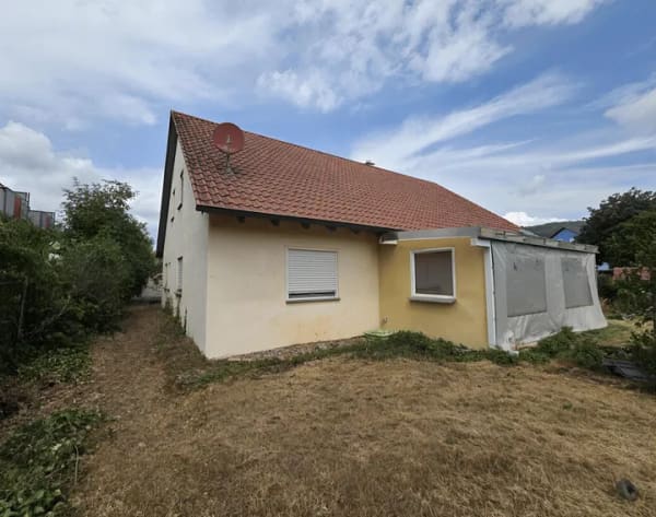 Immobilie in Iphofen - Großzügiges Einfamilienhaus auf 919 m² großem Grundstück in ruhiger Lage  - Bild 3