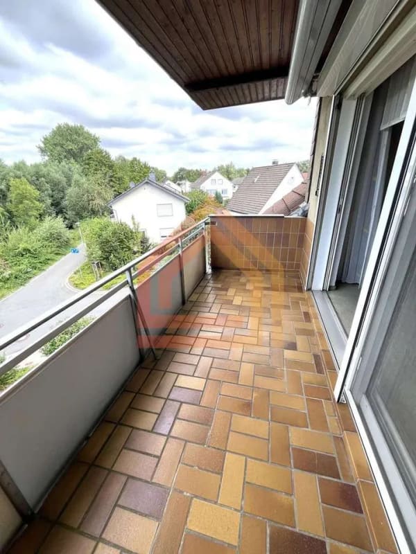 Immobilie in Lage - Wohnen am Wasser: Bezugsfreie 3-Zimmer-Wohnung mit Südwest-Loggia - Bild 2