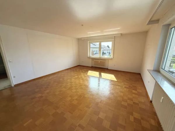 Immobilie in Rechberghausen - "108 m² Wohnkomfort: Attraktive 4-Zimmer-Wohnung am Sonnenberg in Rechberghausen" - Bild 1