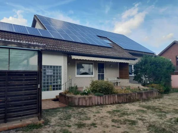 Immobilie in Gäufelden - gepflegtes Einfamilienhaus in Massivbauweise mit acht Zimmern in Gäufelden - Bild 1