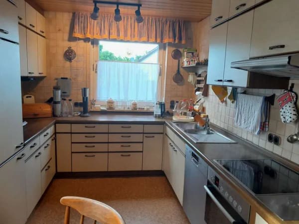 Immobilie in Gäufelden - gepflegtes Einfamilienhaus in Massivbauweise mit acht Zimmern in Gäufelden - Bild 4