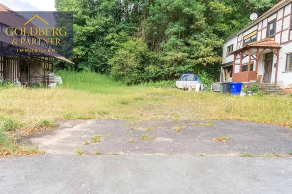 Immobilie in Burgwald - Entwicklungsobjekt mit ca. 245 m² Wohnfläche auf rund 1.600 m² Grundstück  - Bild 1