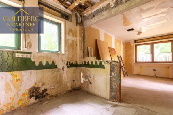 Immobilie in Burgwald - Entwicklungsobjekt mit ca. 245 m² Wohnfläche auf rund 1.600 m² Grundstück  - Bild 4