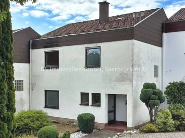 Immobilie in Lebach - Reihenmittelhaus mit tollem Weitblick und viel Platz für die ganze Familie - Bild 0