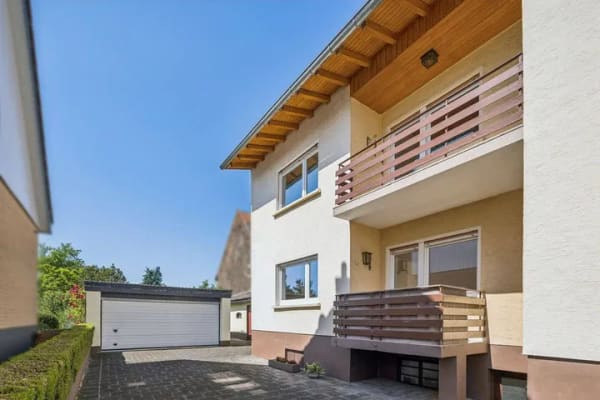 Immobilie in Fernwald - Sofort verfügbar! Großzügiges Ein-/Zweifamilienhaus in zentraler Wohnlage von Fernwald  Annerod - Bild 2