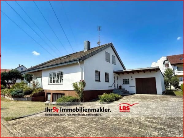 Immobilie in Meßkirch - Gepflegtes Einfamilienhaus mit Einliegerwohnung auf knapp 1.000 m² Grundstück - Bild 0