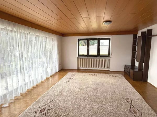 Immobilie in Meßkirch - Gepflegtes Einfamilienhaus mit Einliegerwohnung auf knapp 1.000 m² Grundstück - Bild 1