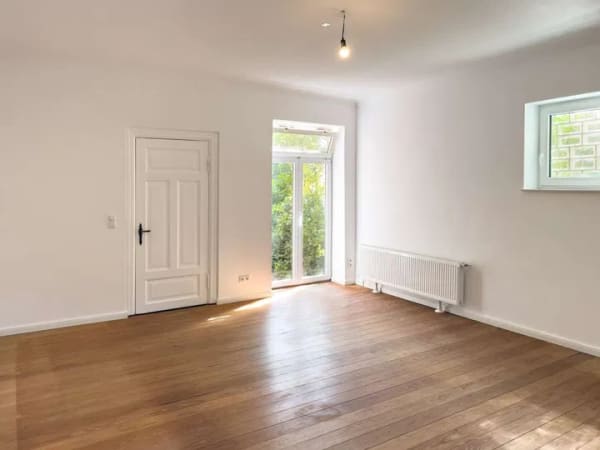 Immobilie in Eckernförde - Gepflegte Altbauvilla in Eckernförde mit 2 Wohnungen in direkter Ostseenähe - Bild 3