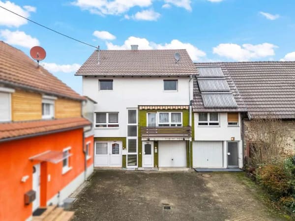 Immobilie in Rheinhausen - Rheinhausen – Mehr als ein Zuhause: Haus mit Praxis, Garten und Entwicklungsspielraum - Bild 0