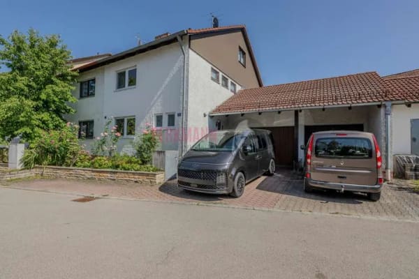Immobilie in Vierkirchen - Platz für die ganze Familie, geräumige Doppelhaushälfte mit Garten und Garage in ländlicher Umgebung - Bild 0