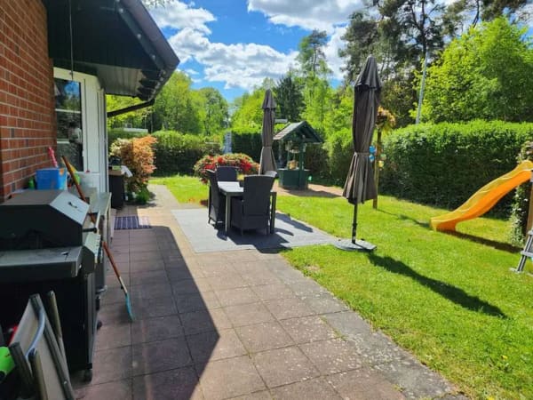 Immobilie in Glinde - Vielseitiges Zweifamilienhaus mit weitläufigem Garten - Bild 2