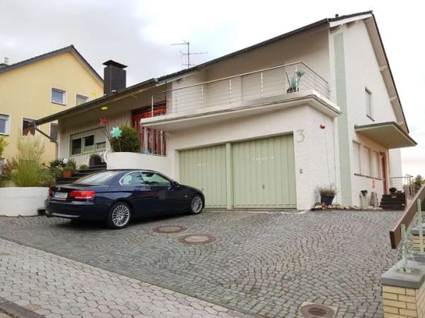 Immobilie in Altenbeken - Alltagstaugliches Mehrfamilienhaus mit viel Platz in Altenbeken - Bild 1