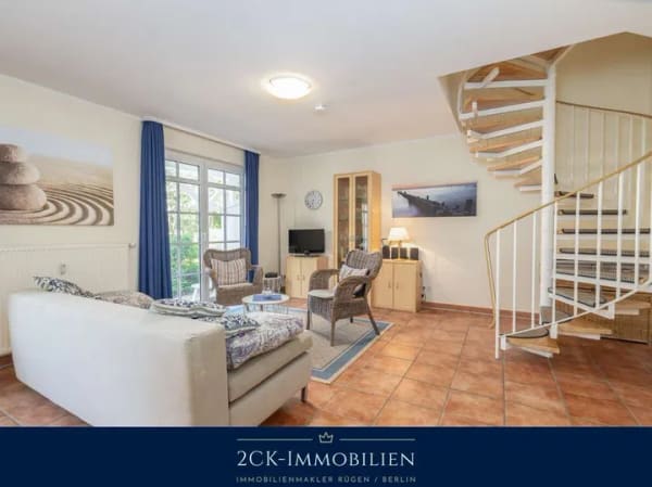 Immobilie in Binz - Drei Zimmer Maisonette mit Meerwert: 82m² in ruhiger, zentraler Binzer Lage, Terrasse, Stellplatz! - Bild 1