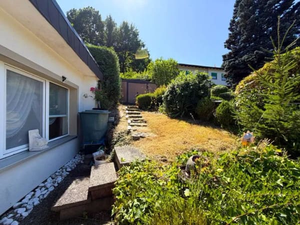 Immobilie in Rödental - Charmantes Einfamilienhaus im Bungalowstil – die gemütliche Alternative zur Eigentumswohnung - Bild 2