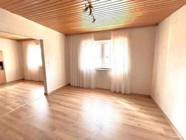 Immobilie in Weiden in der Oberpfalz - PROVISIONSFREI: Zentral gelegenes Wohnhaus mit Altbaucharme und vielen Gestaltungsmöglichkeiten - Bild 1