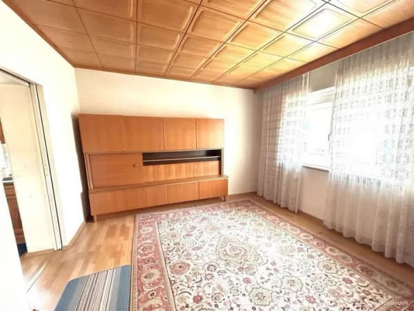 Immobilie in Weiden in der Oberpfalz - PROVISIONSFREI: Zentral gelegenes Wohnhaus mit Altbaucharme und vielen Gestaltungsmöglichkeiten - Bild 2