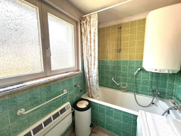Immobilie in Weiden in der Oberpfalz - PROVISIONSFREI: Zentral gelegenes Wohnhaus mit Altbaucharme und vielen Gestaltungsmöglichkeiten - Bild 3