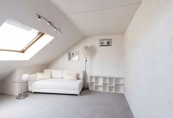 Immobilie in Freising - Lichtdurchflutet! 3-Zimmer Dachgeschosswohnung mit sonnigem Gartenanteil - Bild 2