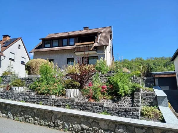 Immobilie in Hardegsen - Zweifamilienhaus in attraktiver Lage von Hardegsen - Bild 0