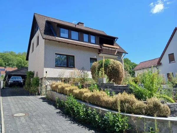 Immobilie in Hardegsen - Zweifamilienhaus in attraktiver Lage von Hardegsen - Bild 1