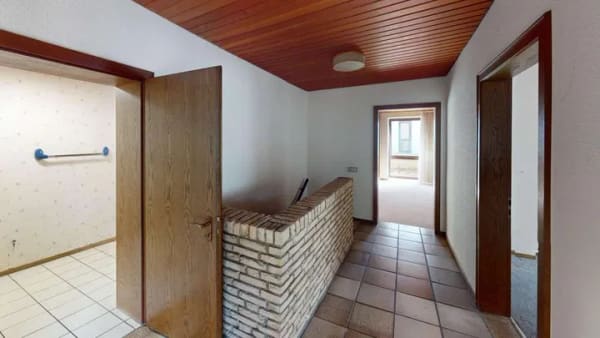 Immobilie in Bielefeld - Großzügiges Wohnhaus mit Sanierungsbedarf in beliebter Lage von Bielefeld-Gadderbaum - Bild 3
