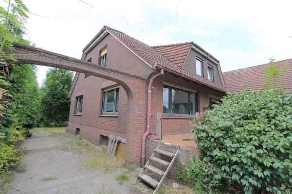 Immobilie in Wittmund - Großes Wohnhaus + Halle mit viel Potenzial in der Nähe von Wittmund zu verkaufen! - Bild 2