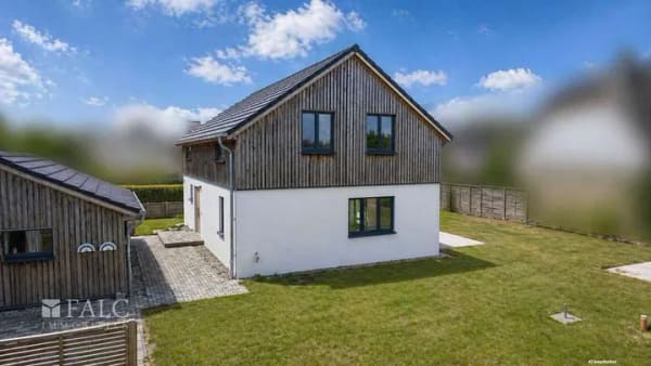 Immobilie in Seehof - Großzügiges Einfamilienhaus mit Garage, großem Grundstück und Seenähe zum Schweriner See - Bild 1