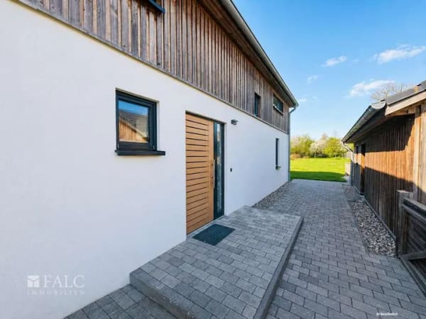 Immobilie in Seehof - Großzügiges Einfamilienhaus mit Garage, großem Grundstück und Seenähe zum Schweriner See - Bild 2