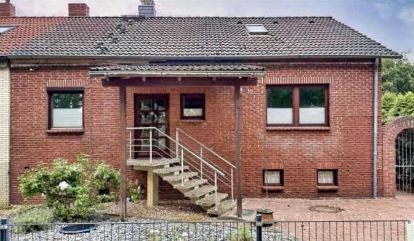Immobilie in Hambühren - Doppelhaushälfte mit großem Grundstück und viel Potenzial in Hambühren - Bild 1