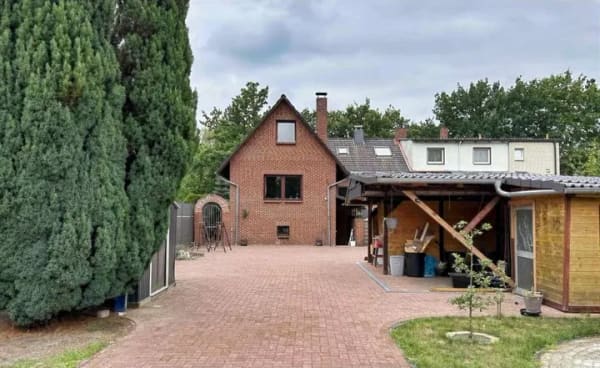 Immobilie in Hambühren - Doppelhaushälfte mit großem Grundstück und viel Potenzial in Hambühren - Bild 2