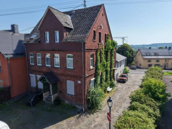 Immobilie in Rotenhain - Solide Kapitelanlage im Westerwald! Voll vermietetes Mehrfamilienhaus mit fünf Wohneinheiten! - Bild 0
