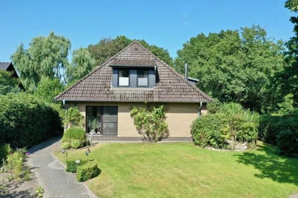 Immobilie in Elsdorf - Einfamilienhaus im Grünen mit Garage und Gartenhäuschen - Bild 0