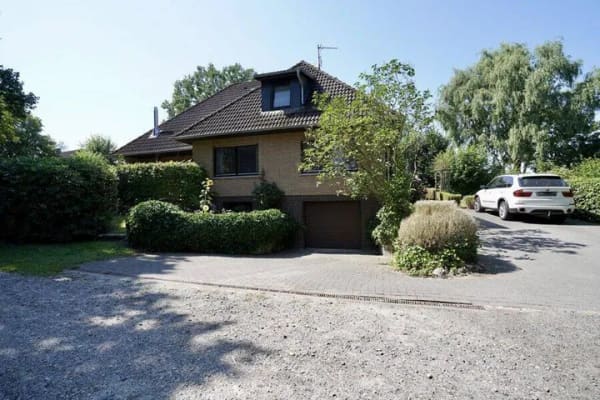 Immobilie in Elsdorf - Einfamilienhaus im Grünen mit Garage und Gartenhäuschen - Bild 1