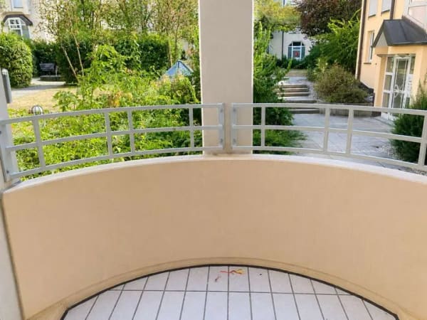 Immobilie in Zorneding - Sonniges 1-Zimmer-Apartment mit Balkon und grüner Innenhoflage, bezugsfrei - Bild 3