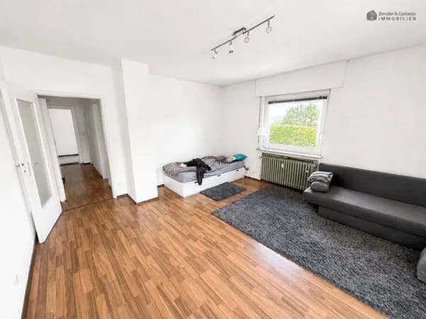 Immobilie in Stuttgart - BEZUGSFREI: Großzügige 1-Zi.-Wohnung (Zi. + Küche + Bad) in beliebter Halbhöhenlage in S-Wangen - Bild 1