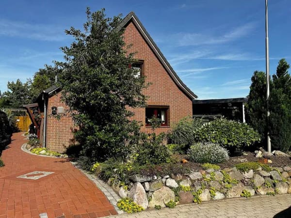 Immobilie in Tönning - Einfamilienhaus in familienfreundlicher Lage in Tönning zu verkaufen - Bild 0