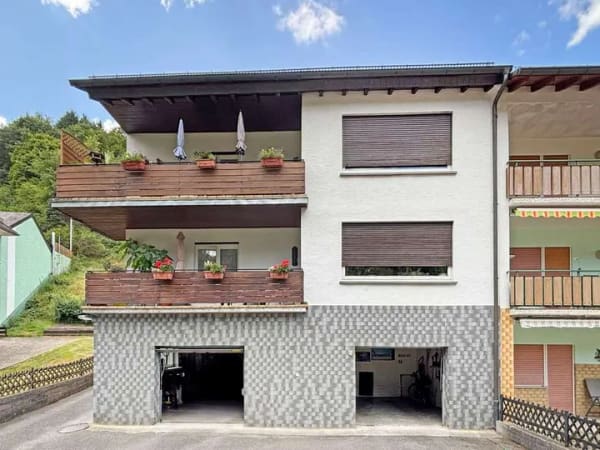 Immobilie in Schönau - Kapitalanlage mit Zukunft – Gepflegtes Dreifamilienhaus in guter Wohnlage von Schönau - Bild 0