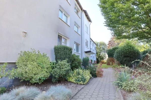 Immobilie in Ellerau - Gut vermietete 1,5-Zimmer-Wohnung mit Außenstellplatz in zentraler Lage von Ellerau - Bild 1
