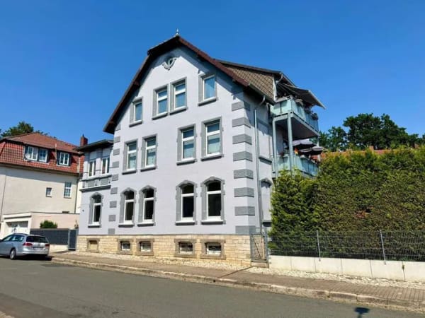 Immobilie in Schöningen - 3 Wohneinheiten, viele Möglichkeiten – Wohnen & Investieren in zentraler Lage - Bild 1