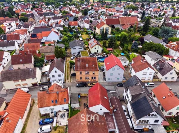 Immobilie in Riedstadt - UNSCHLAGBARES 3-FAMILIENHAUS IN RIEDSTADT-CRUMSTADT – 242 m² mit Top Kaufpreisfaktor 15! - Bild 0
