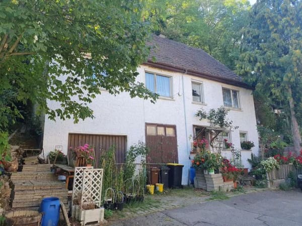 Immobilie in Niederstetten - Einfamilienhaus mit großzügigem Grundstück am Stadtrand von Niederstetten - Bild 0