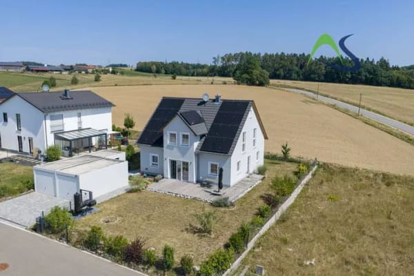 Immobilie in Bernhardswald - Modernes Wohnen in ruhiger Lage – energieeffizientes Einfamilienhaus mit Wohlfühlfaktor - Bild 0