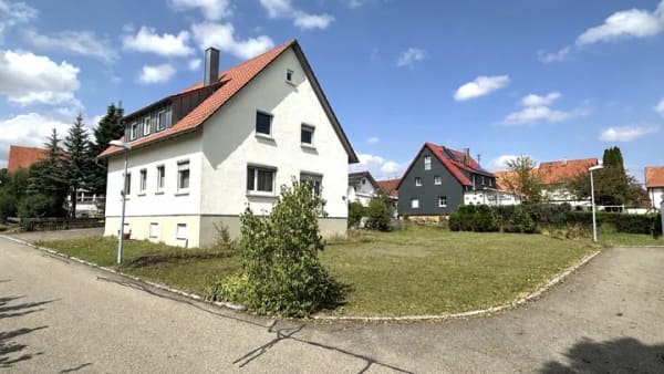Immobilie in Römerstein - Freistehendes Einfamilienhaus mit großem Garten in unverbaubarer Ortsrandlage - Bild 2