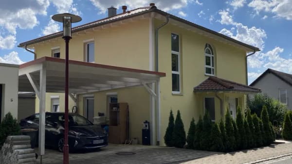 Immobilie in Roigheim - ATTRAKTIVE STADTVILLA IN LÄNDLICHER REGION - Bild 0