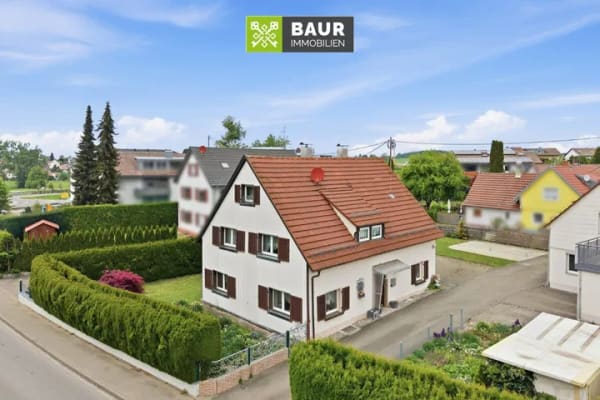 Immobilie in Bergatreute - 360° I Familienfreundliches Wohnhaus in Bergatreute
Mit viel Platz, Potenzial und solider Massivbauweise - Bild 0
