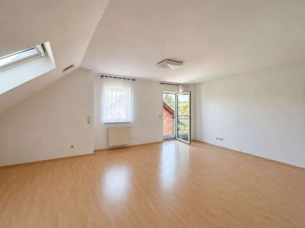 Immobilie in Obernburg am Main - Süße 2-Zi.-Eigentumswohnung mit Balkon und Blick ins Grüne! - Bild 4
