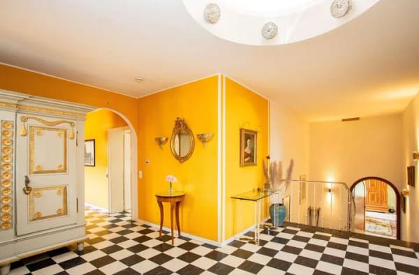 Immobilie in Kaiserslautern - KL-Betzenberg - Großzügiges Wohnhaus mit Doppelgarage in direkter Waldrandlage - Bild 2