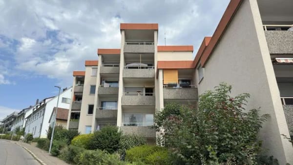 Immobilie in Esslingen am Neckar - Renovierungsbedürftige 1-Zimmer-Wohnung mit Balkon und PKW-Stellplatz in ES-Sulzgries - Bild 0