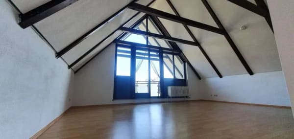Immobilie in Asperg - Die besondere 2,5 Zimmer Dachgeschosswohnung - Bild 1
