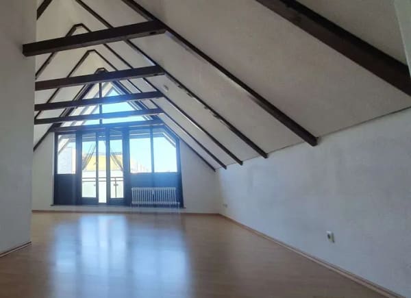 Immobilie in Asperg - Die besondere 2,5 Zimmer Dachgeschosswohnung - Bild 2